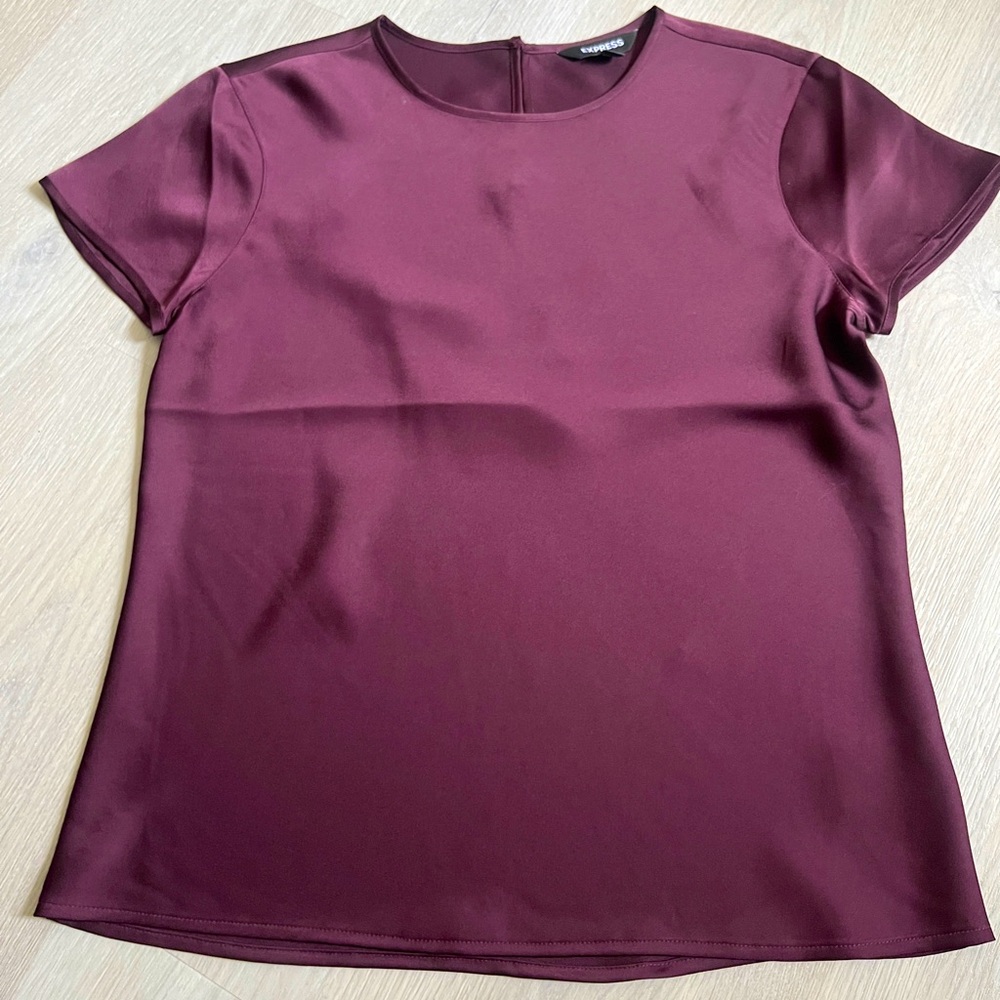 Express satin tshirt